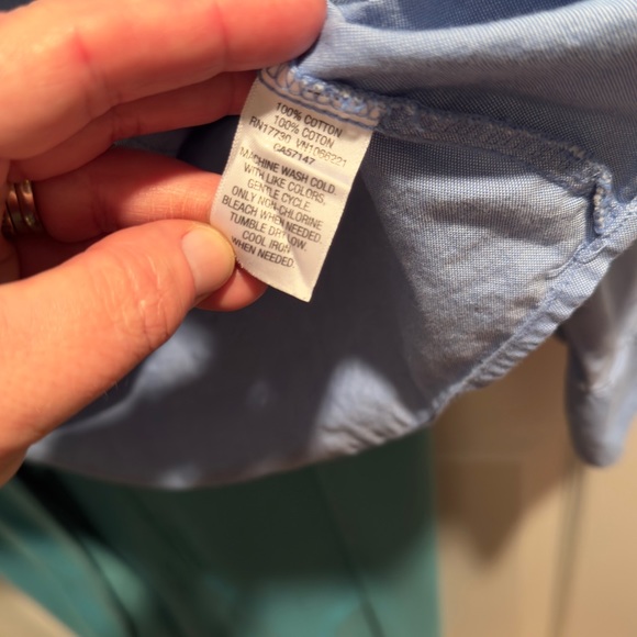 MERONA Women’s Light Blue Oxford Button Up Shirt - Layer Preppy Button Down Top - Picture 10 of 11